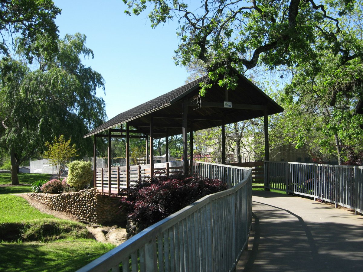 Rush Park Neighborhood, CA - Rusch Park Community Center - Sunrise Recreation and Park District